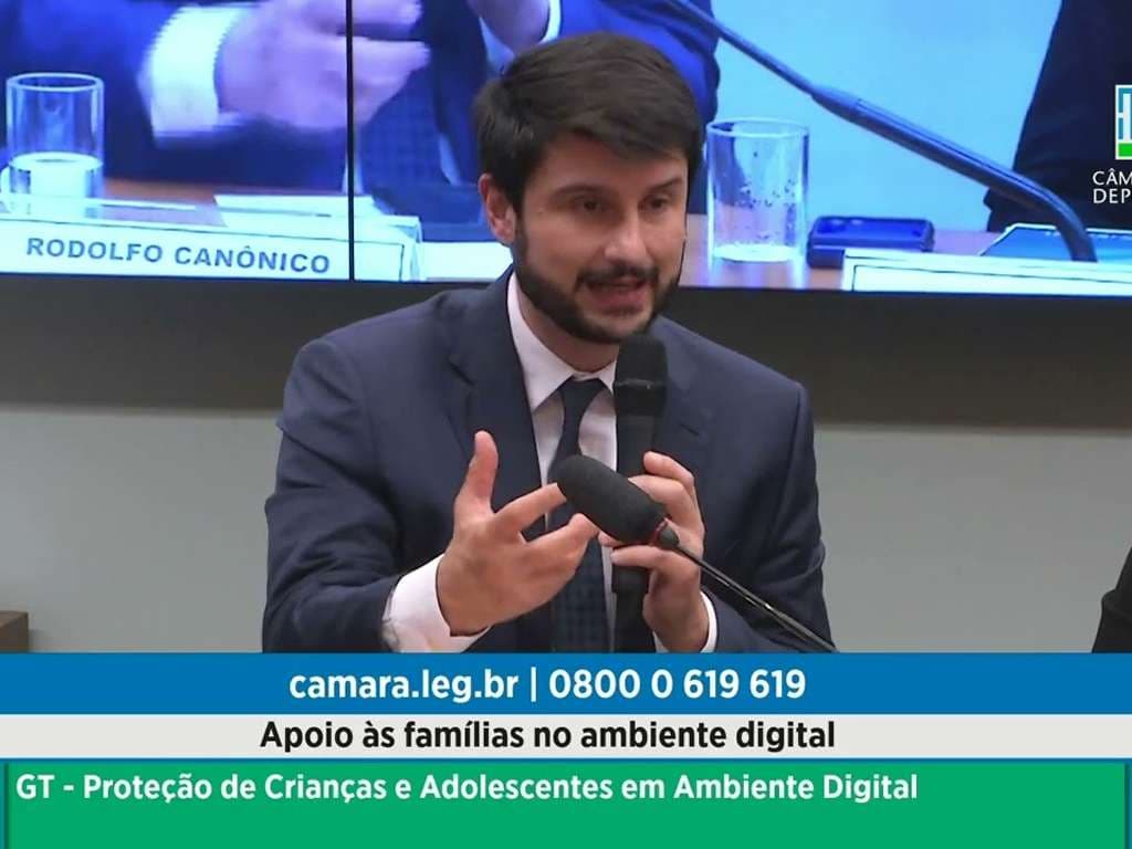 Family Talks defende mediação parental em audiência pública sobre proteção infantil digital
